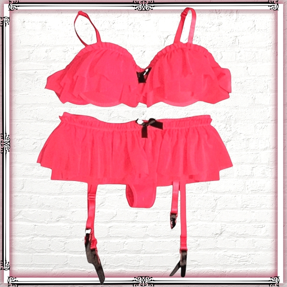 Blu Chic Hot Pink Ruffled Bra & Garter Set Size Small - Picture 2 of 6